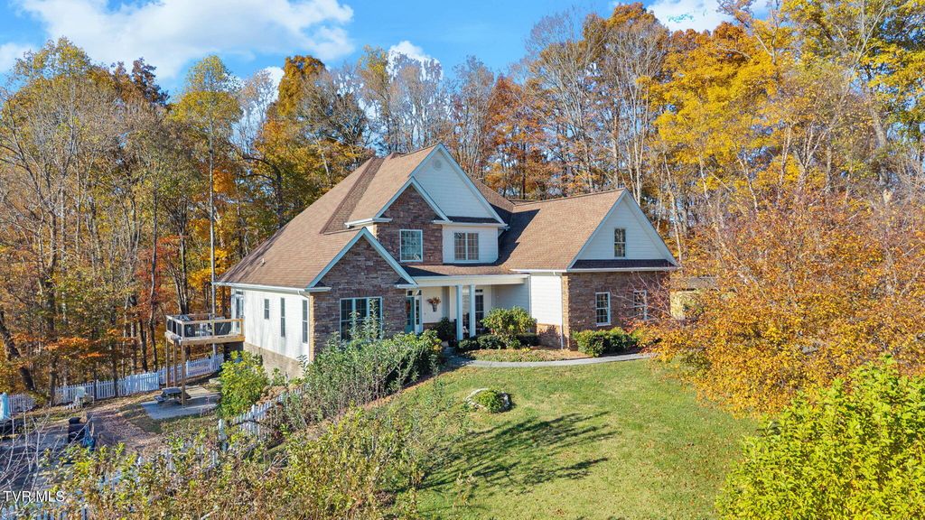 Photo of 215 Timberlyne Parc, Jonesborough, TN 37659 (MLS # 9988047)