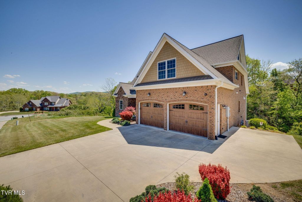 Photo of 5079 Rose Gardens Circle, Kingsport, TN 37660 (MLS # 9994424)