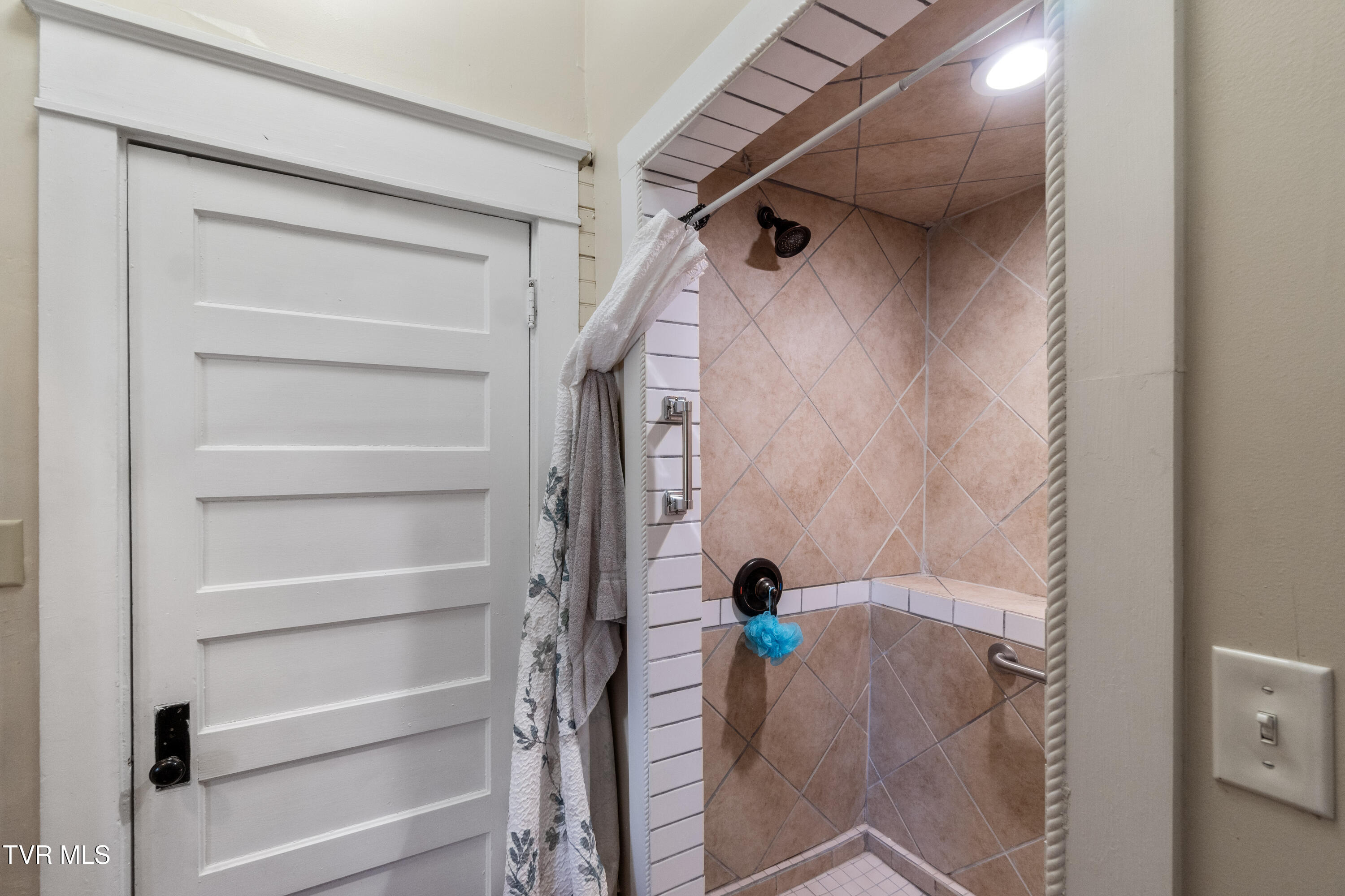 402 Irish Street, Greeneville, Tennessee image 14
