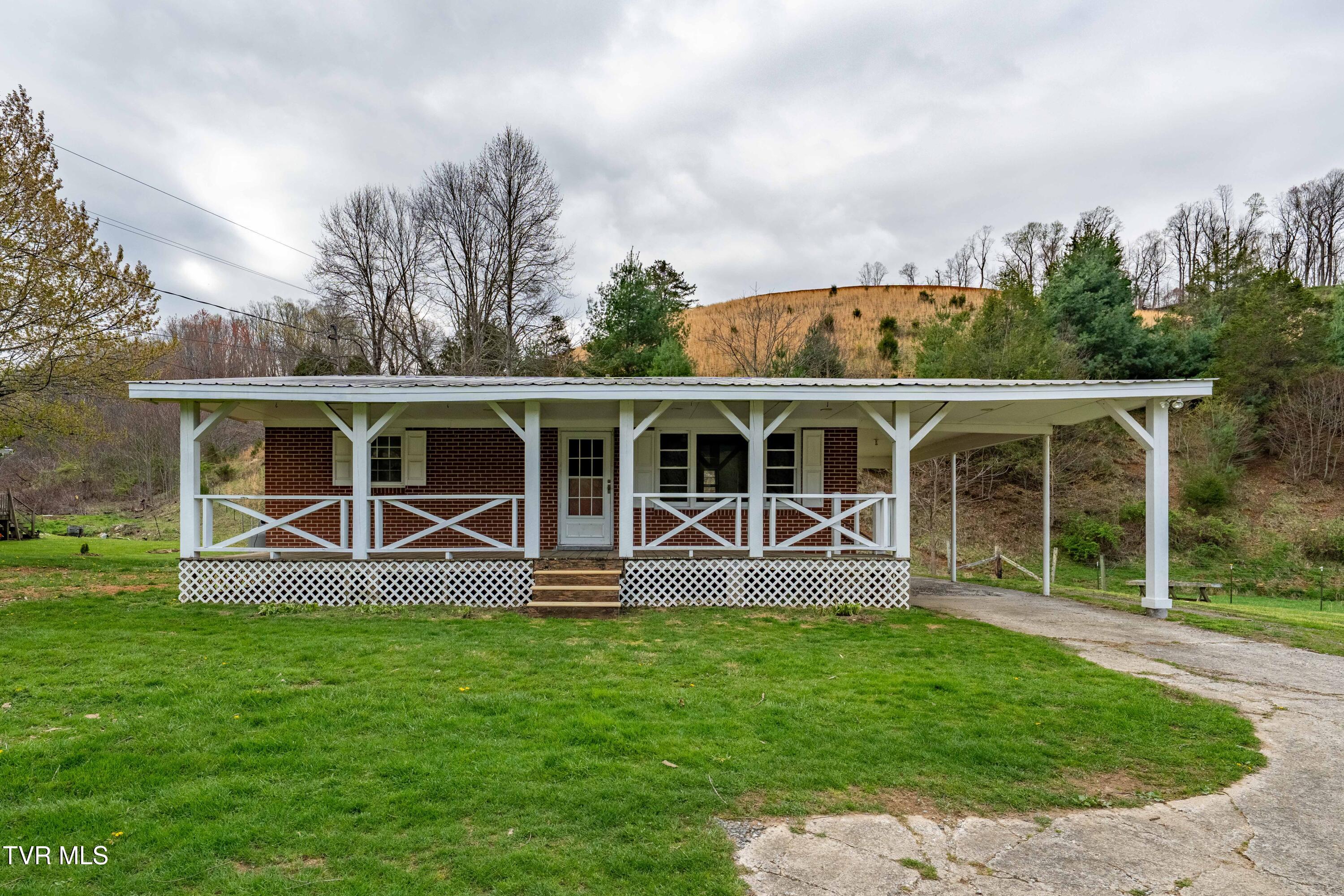11080 421 South Highway, Trade, Tennessee image 1