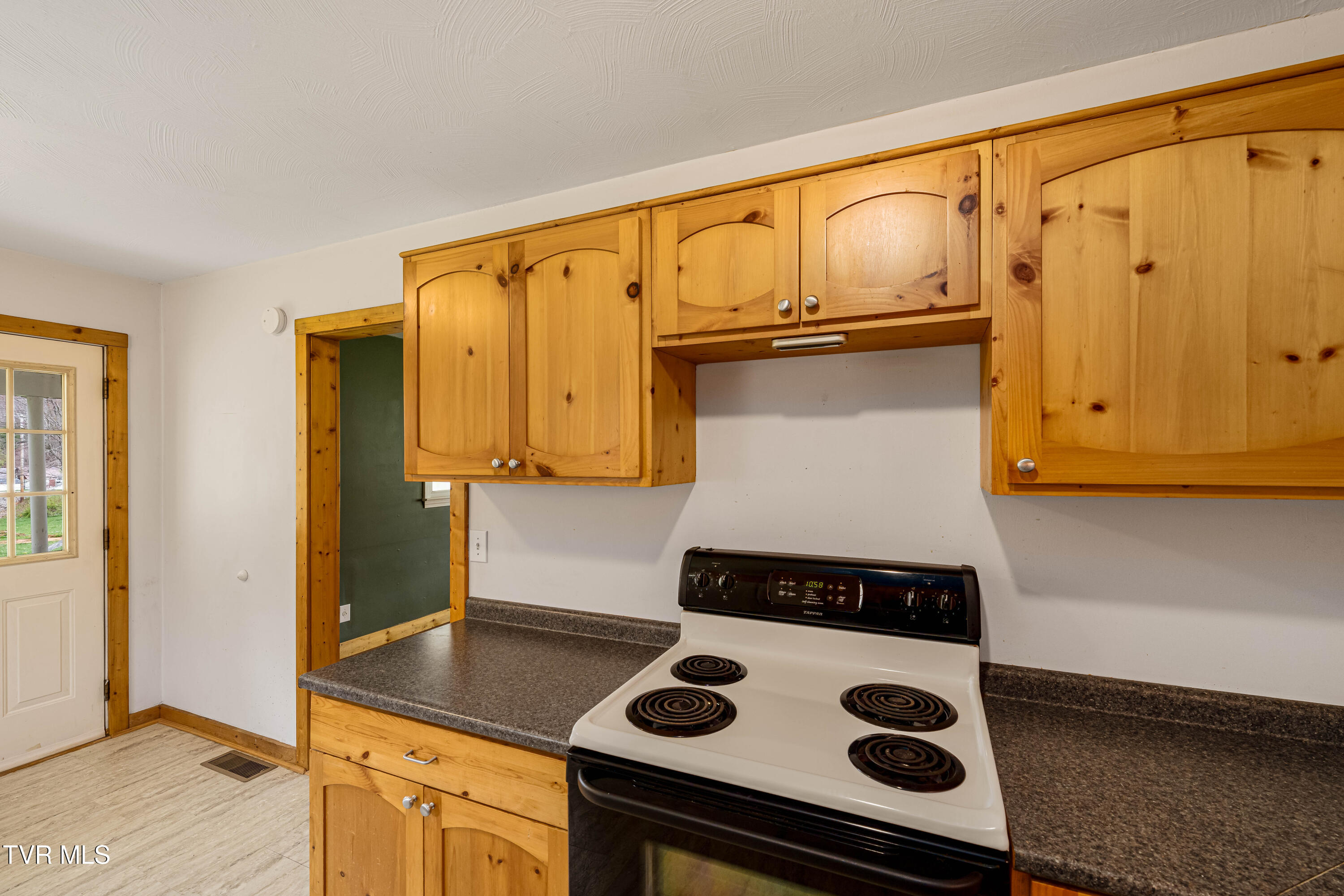 11080 421 South Highway, Trade, Tennessee image 29