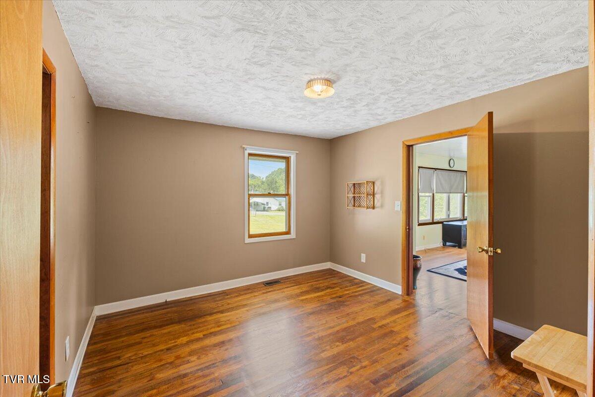 105 Meredith Drive, Elizabethton, Tennessee image 8