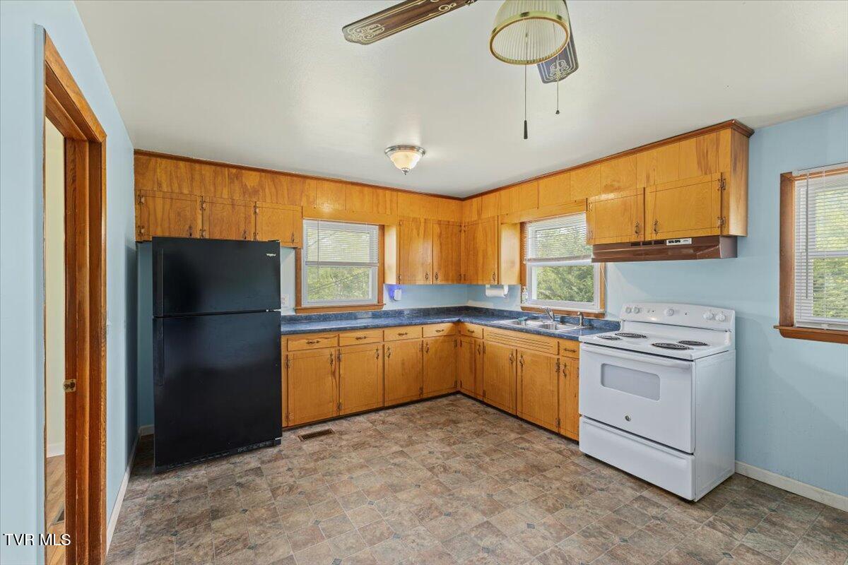 105 Meredith Drive, Elizabethton, Tennessee image 10