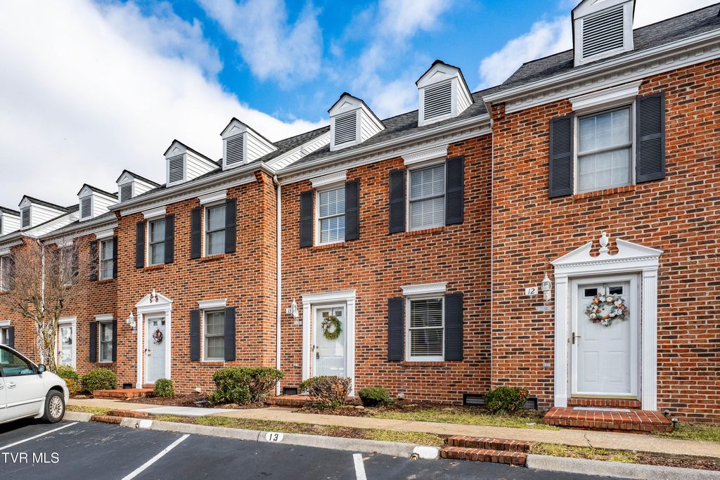 Photo of 400 Sunset Drive #C13, Johnson City, TN 37604 (MLS # 9988977)