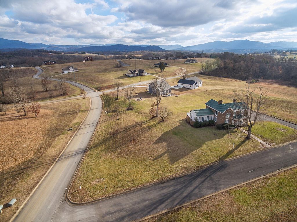 Photo of 27 Links View Drive, Greeneville, TN 37743 (MLS # 9949044)