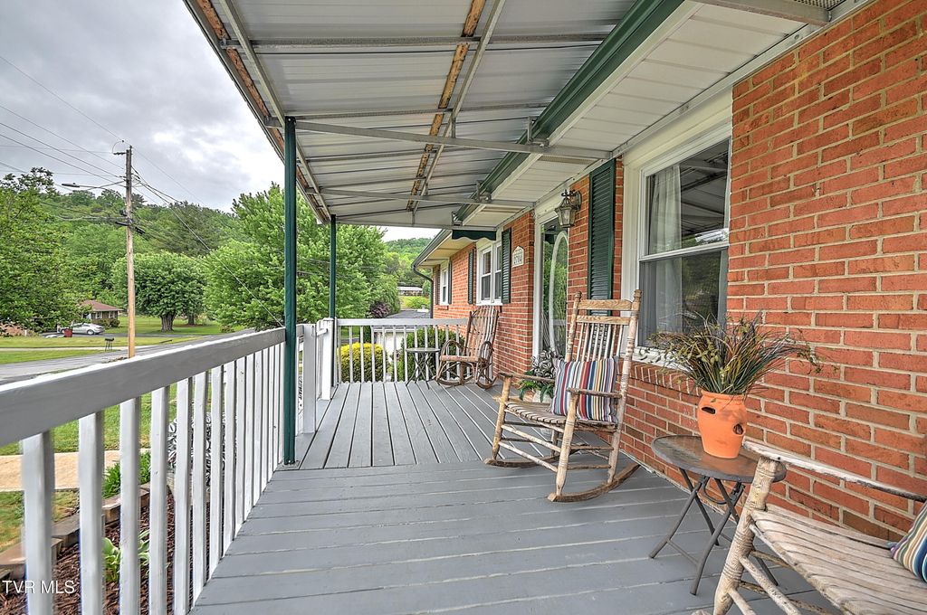 Photo of 2704 Schumway Drive, Johnson City, TN 37601 (MLS # 9994710)