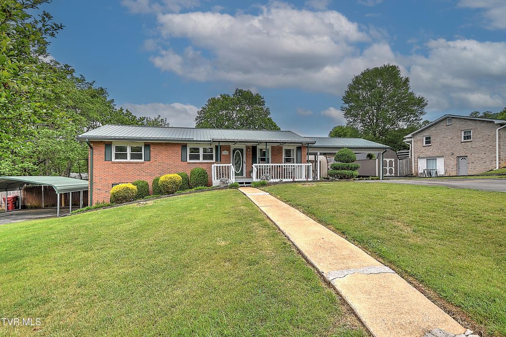 Photo of 2704 Schumway Drive, Johnson City, TN 37601 (MLS # 9994710)