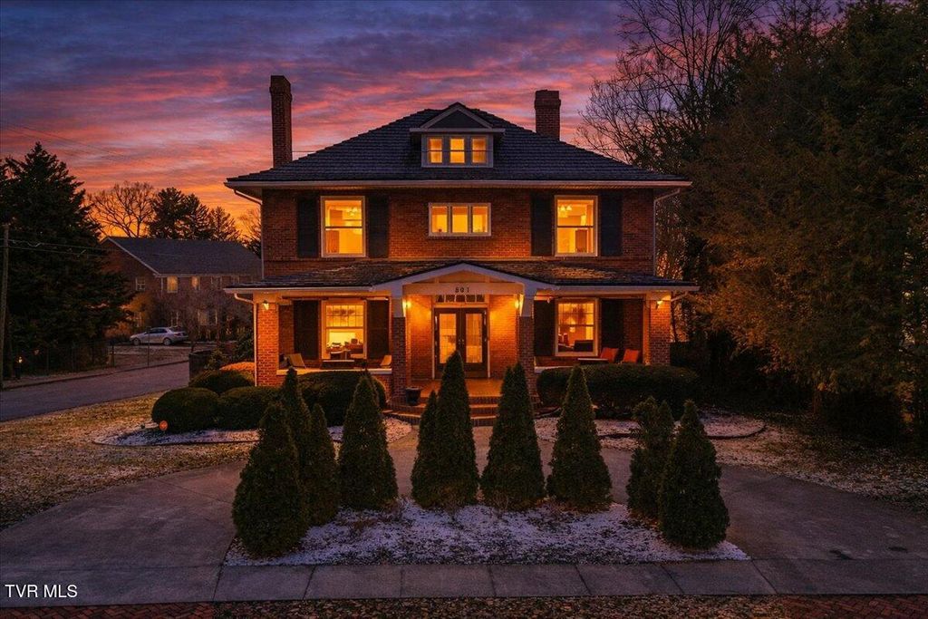 Photo of 801 Holston Avenue, Bristol, TN 37620 (MLS # 9991631)