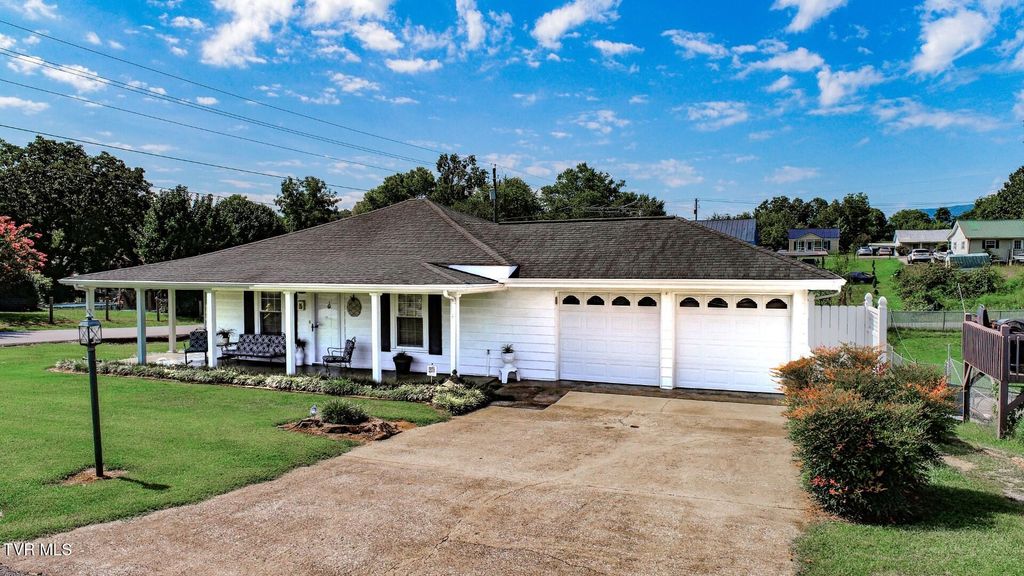 Photo of 631 6th St St, Newport, TN 37821 (MLS # 9986292)
