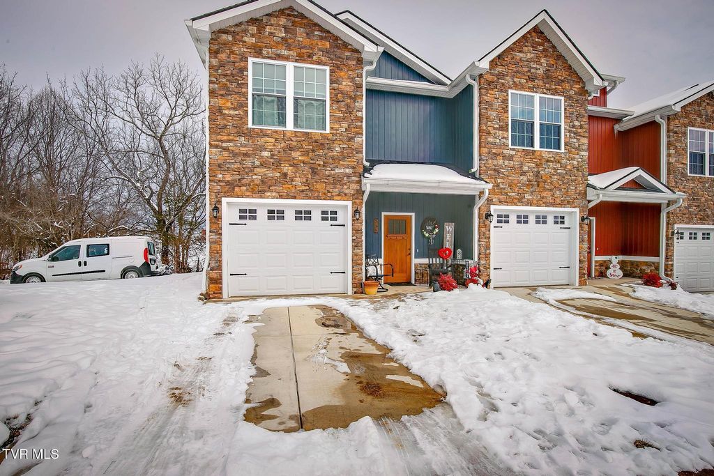 Photo of 319 Piper Glen Gln, Gray, TN 37615 (MLS # 9990851)
