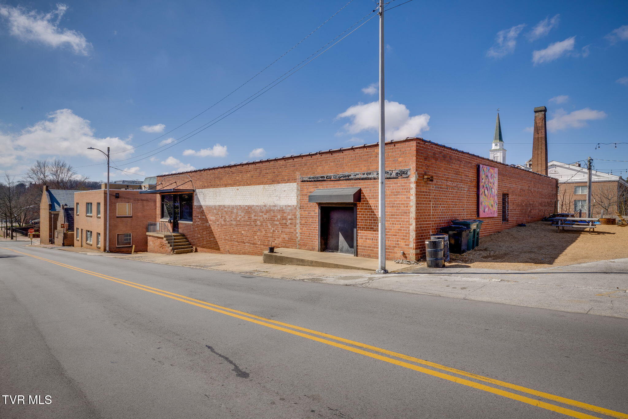 105 North College Street