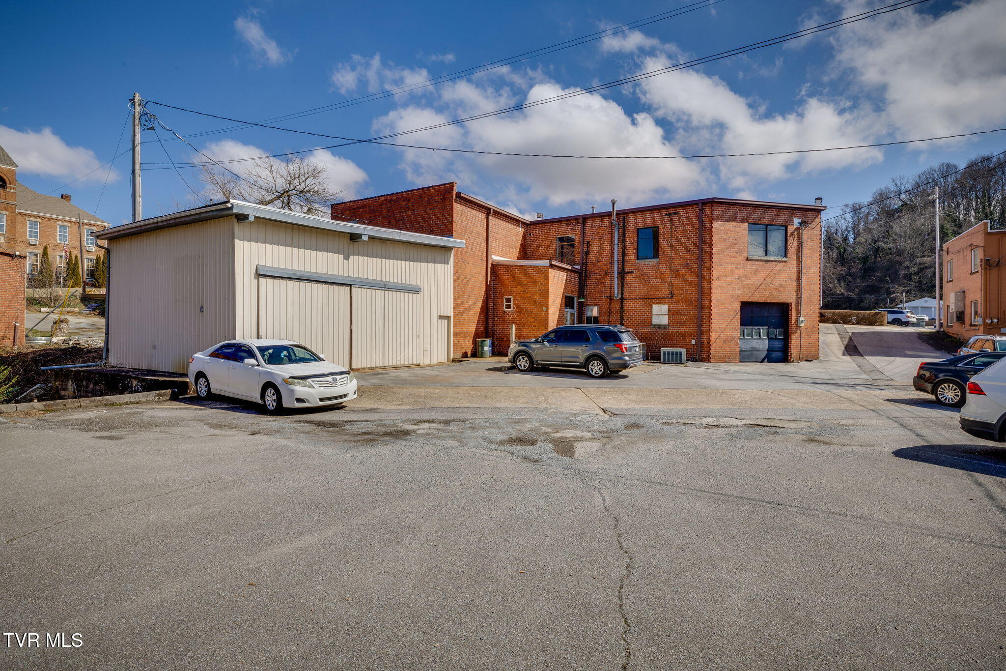 105 North College Street