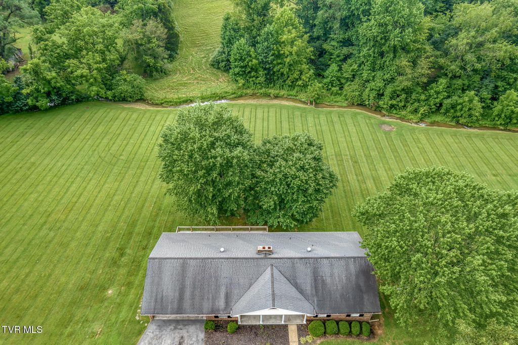 Photo of 5509 Memorial Boulevard, Kingsport, TN 37664 (MLS # 9984044)