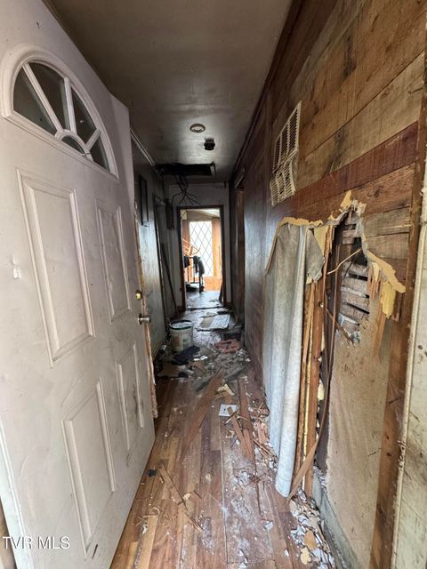Tiny photo for 931 Maple Street, Bristol, VA 24201 (MLS # 9986383)