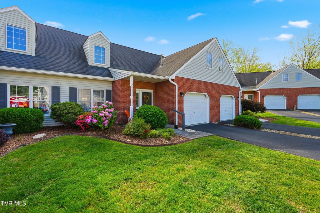 Photo of 1725 Lakeview Drive #Unit 41, Johnson City, TN 37601 (MLS # 9994957)