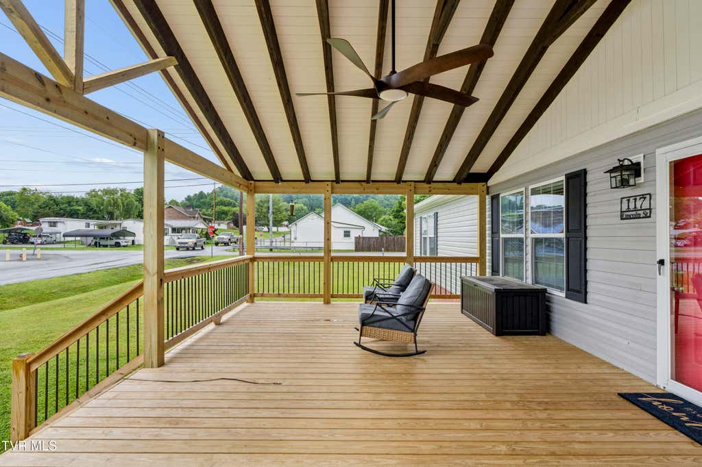 Photo of 117 Lincoln Street, Unicoi, TN 37692 (MLS # 9996279)