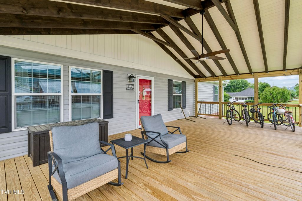 Photo of 117 Lincoln Street, Unicoi, TN 37692 (MLS # 9996279)