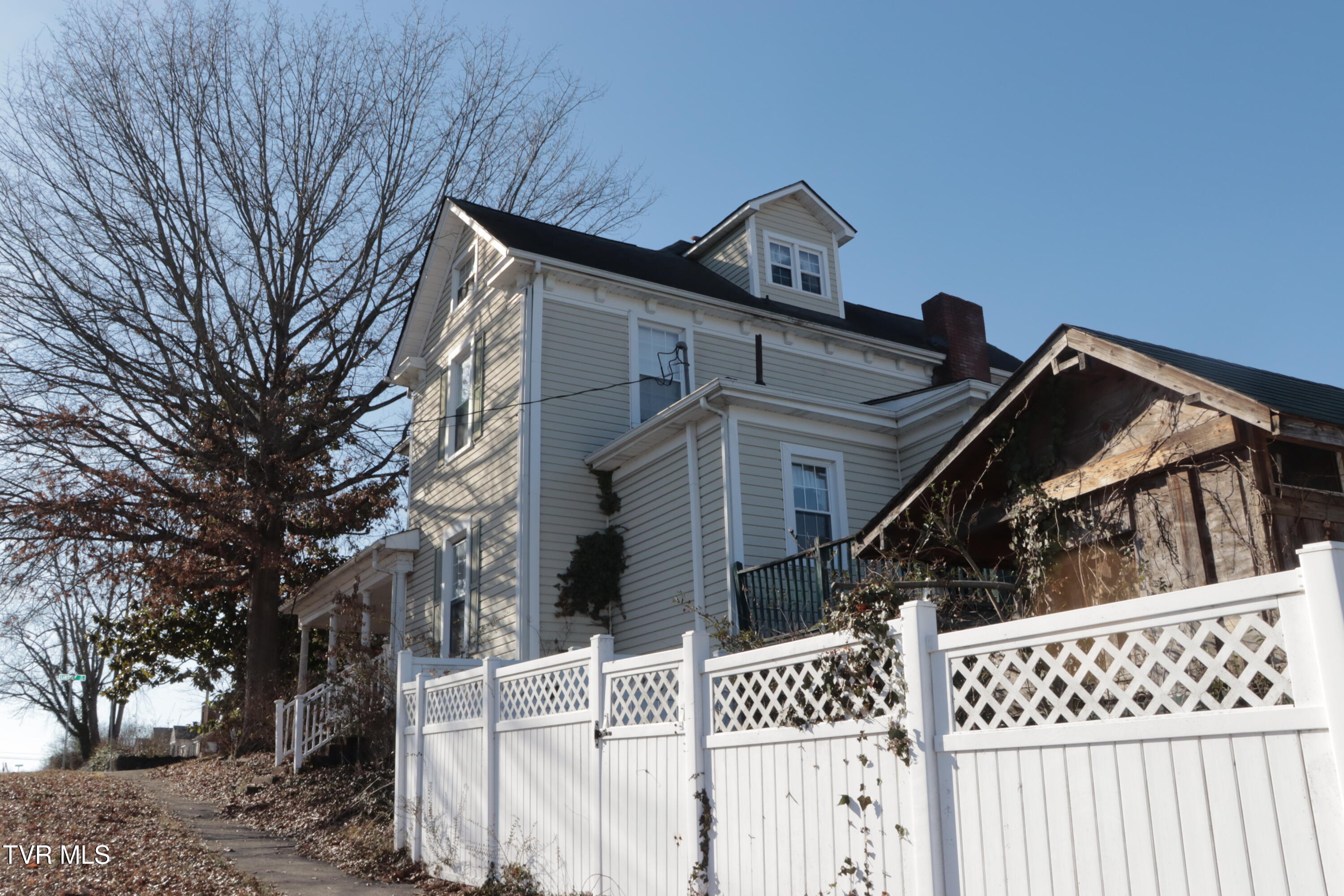 501 Lindsey Street, Bristol, Virginia image 10
