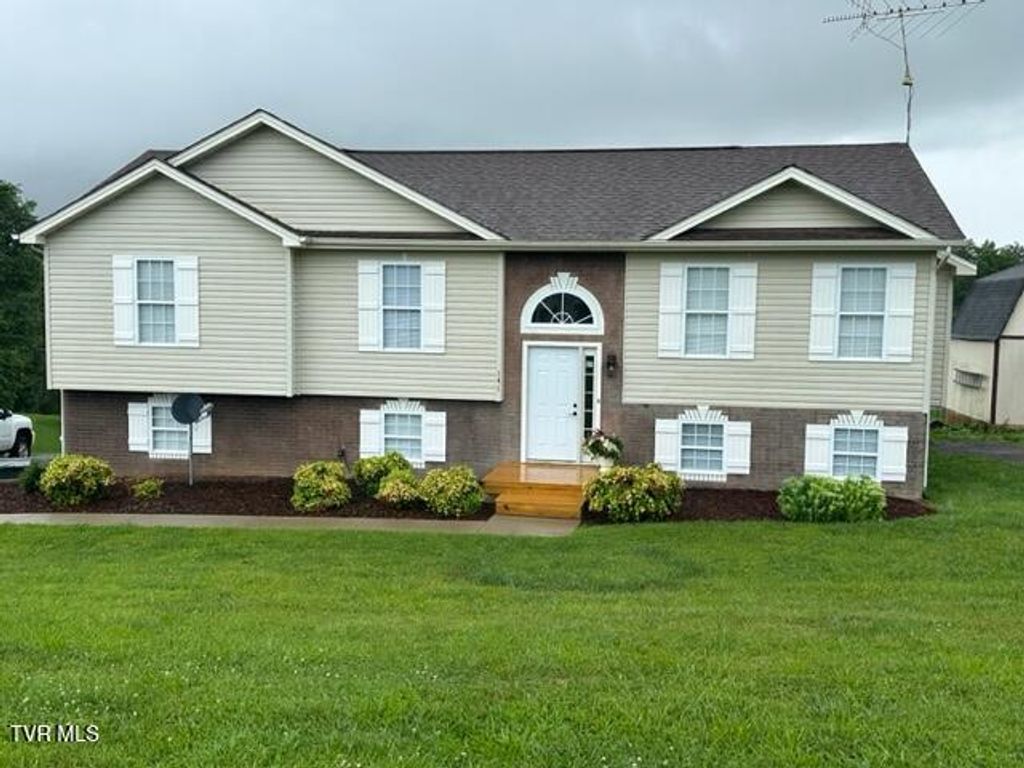 Photo of 141 Alfalfa Lane, Jonesborough, TN 37659 (MLS # 9983432)