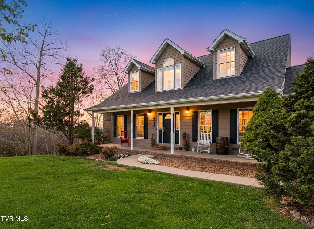 Photo of 512 Wood View Court, Kingsport, TN 37664 (MLS # 9991169)