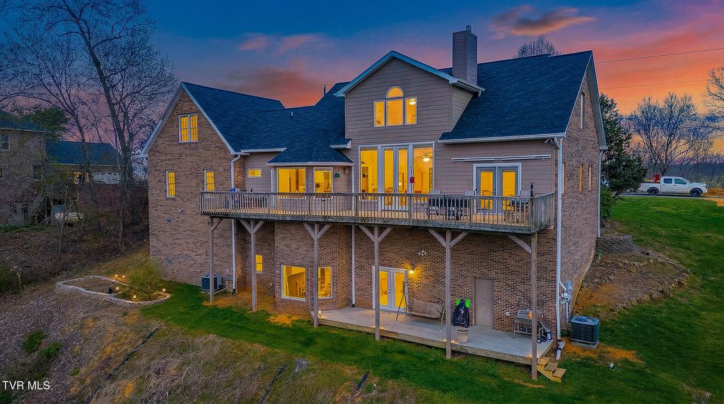 Photo of 512 Wood View Court, Kingsport, TN 37664 (MLS # 9991169)