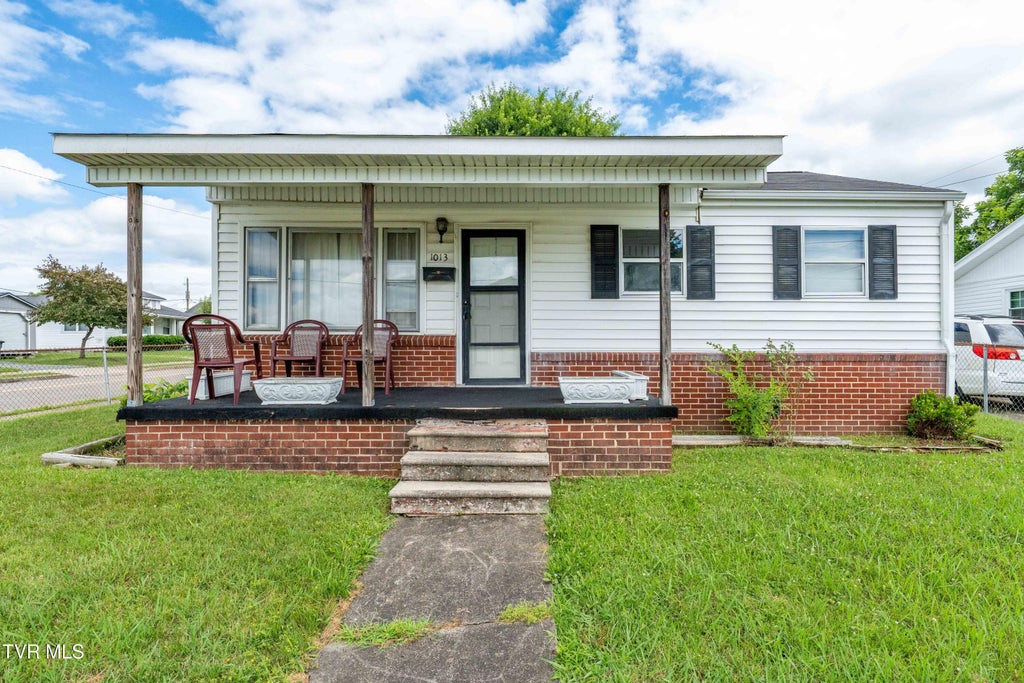 Photo of 1013 Lamont Street, Kingsport, TN 37664 (MLS # 9997307)