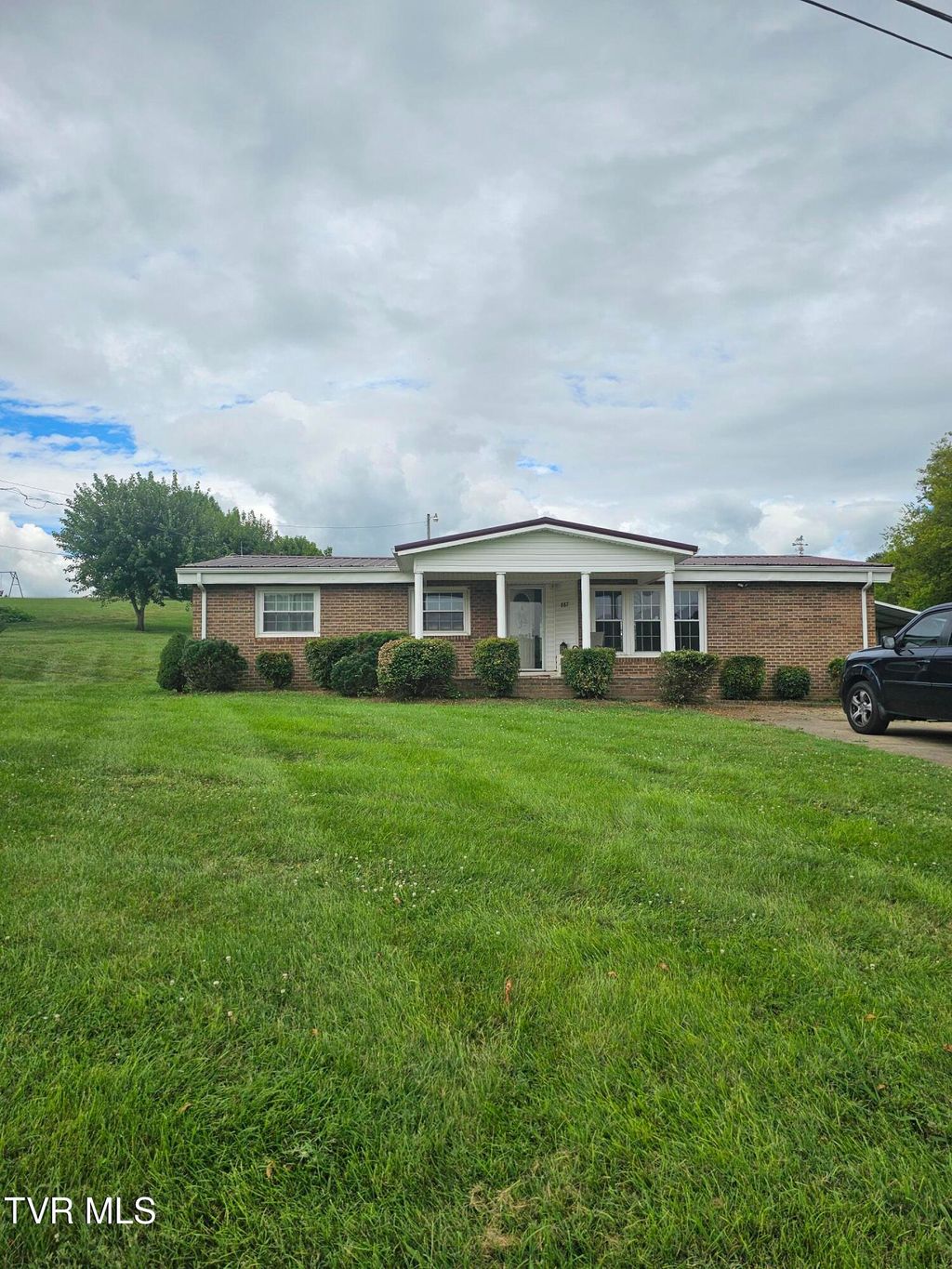 Photo of 887 Old Kentucky Road, Greeneville, TN 37743 (MLS # 9990620)