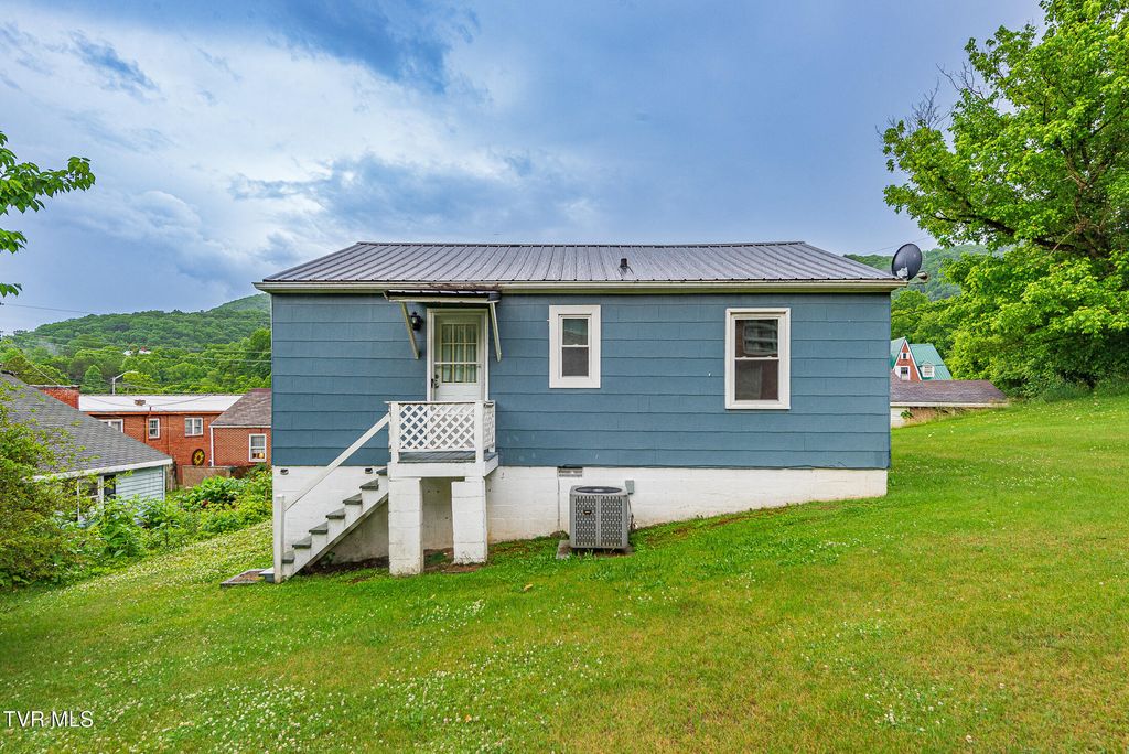 Photo of 128 Beacon Street, Gate City, VA 24251 (MLS # 9995893)