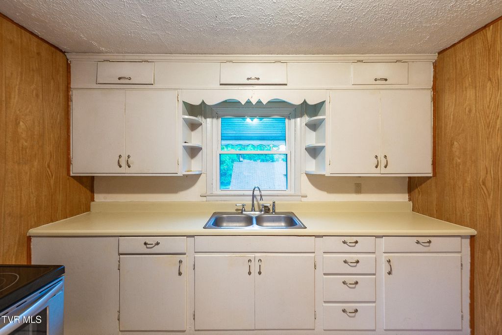 Photo of 128 Beacon Street, Gate City, VA 24251 (MLS # 9995893)