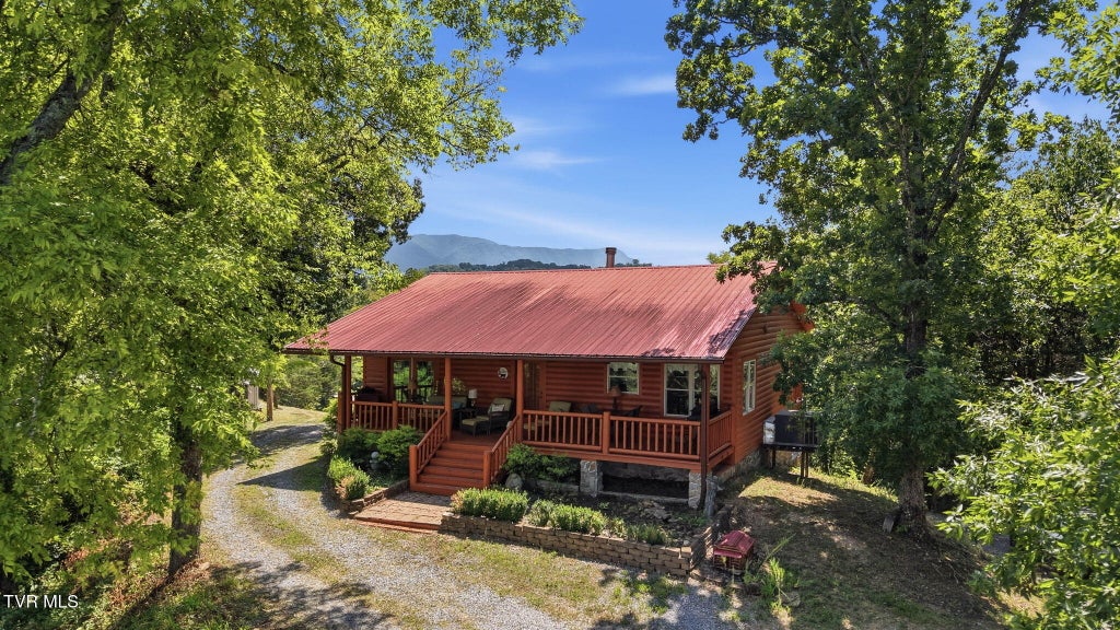Photo of 2607 Wildwood Road, Dandridge, TN 37725 (MLS # 10000252)
