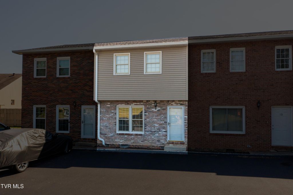 Photo of 3539 Netherland Inn Rd. Road #11, Kingsport, TN 37660 (MLS # 9987272)