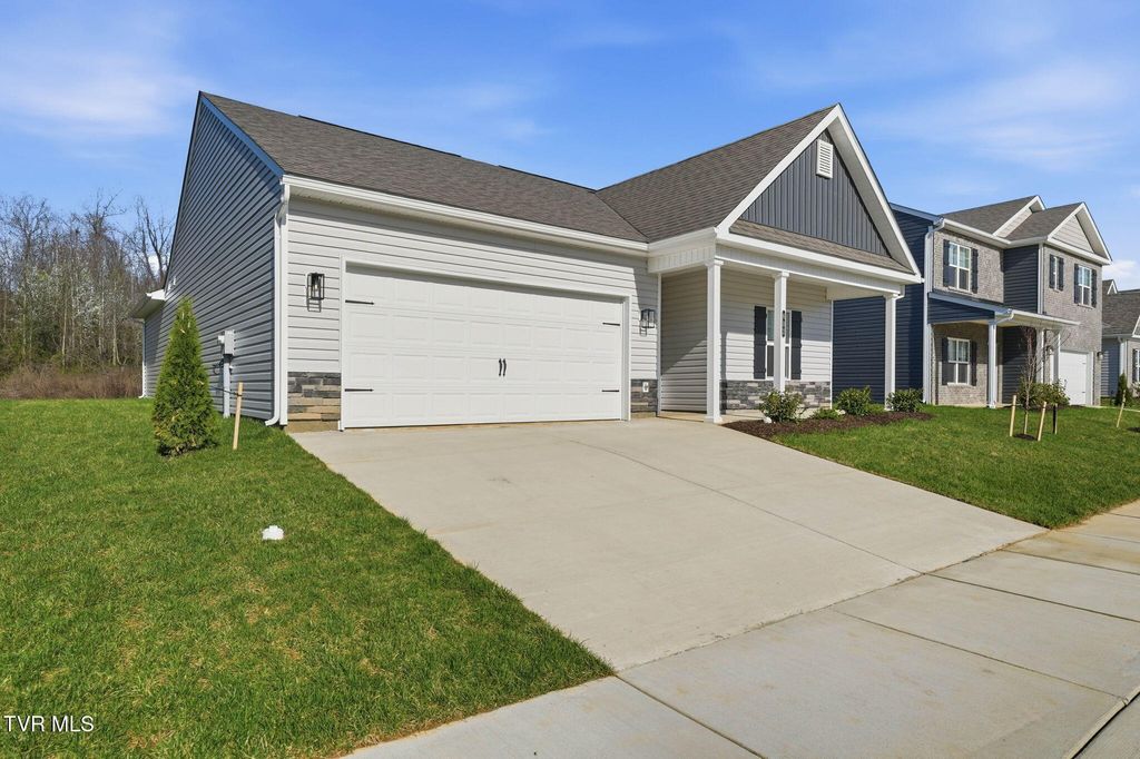 Photo of 682 Saint Andrews Drive Dr, Kingsport, TN 37664 (MLS # 9986766)