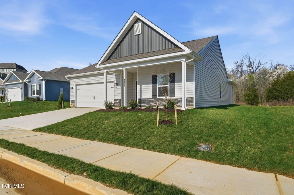 Photo of 682 Saint Andrews Drive Dr, Kingsport, TN 37664 (MLS # 9986766)