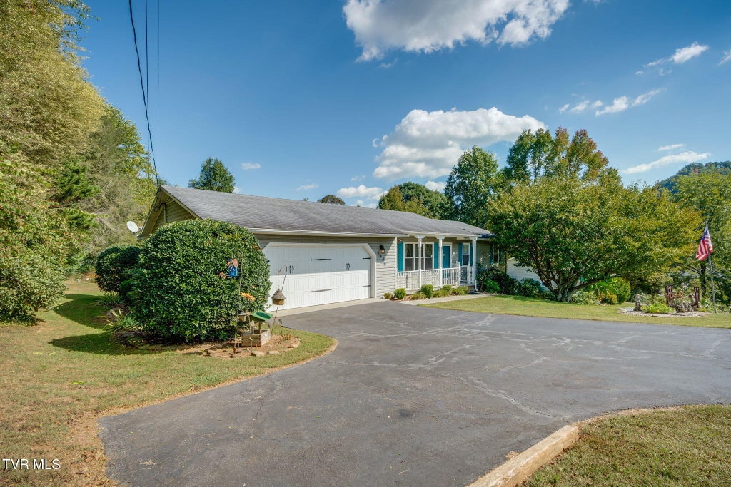 Photo of 138 Ranger Drive, Elizabethton, TN 37643 (MLS # 10001963)