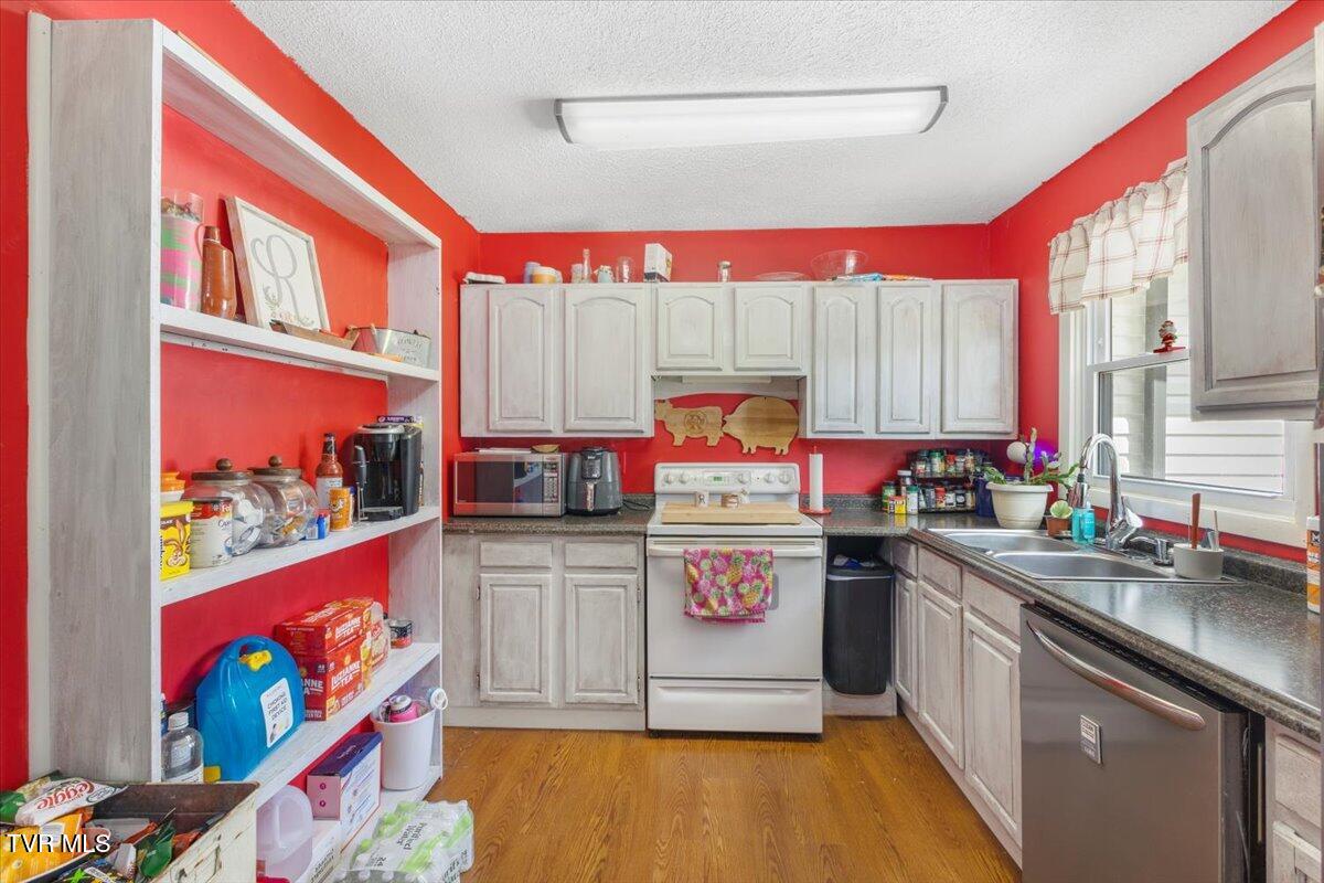 224 Dogwood Drive, Surgoinsville, Tennessee image 11