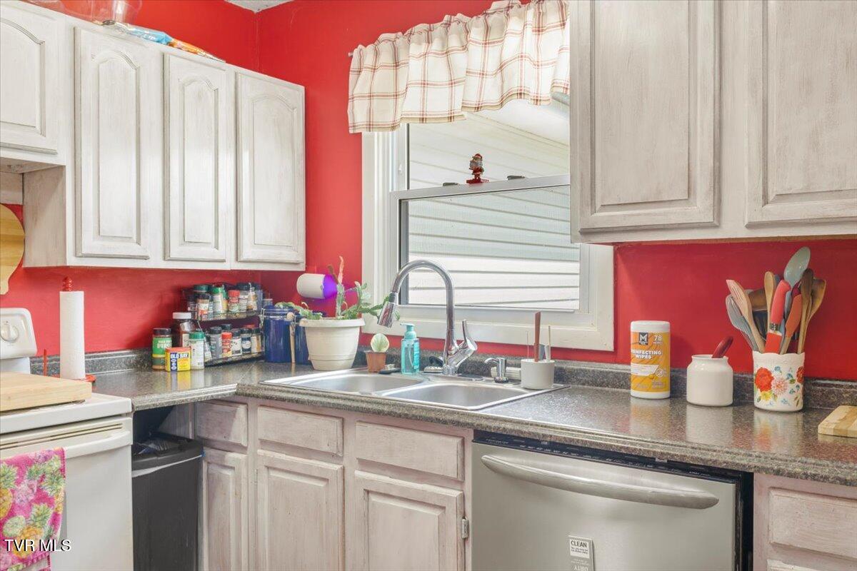 224 Dogwood Drive, Surgoinsville, Tennessee image 12