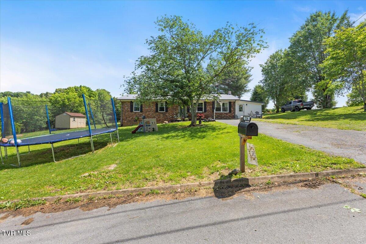 224 Dogwood Drive, Surgoinsville, Tennessee image 5