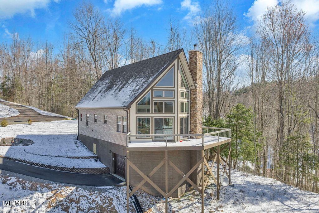 Photo of 550 Ridgeview Drive, Mountain City, TN 37683 (MLS # 9992670)