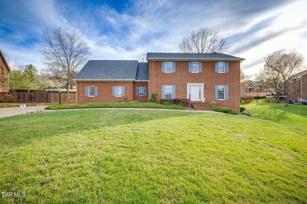 Photo of 2017 Springfield Avenue, Kingsport, TN 37664 (MLS # 9977881)