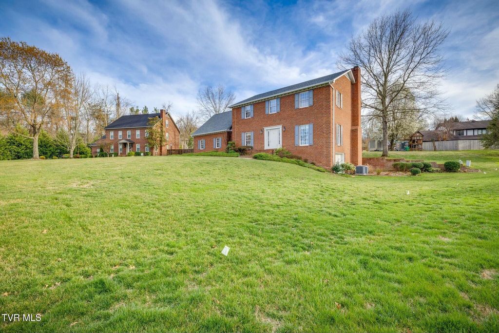 Photo of 2017 Springfield Avenue, Kingsport, TN 37664 (MLS # 9977881)