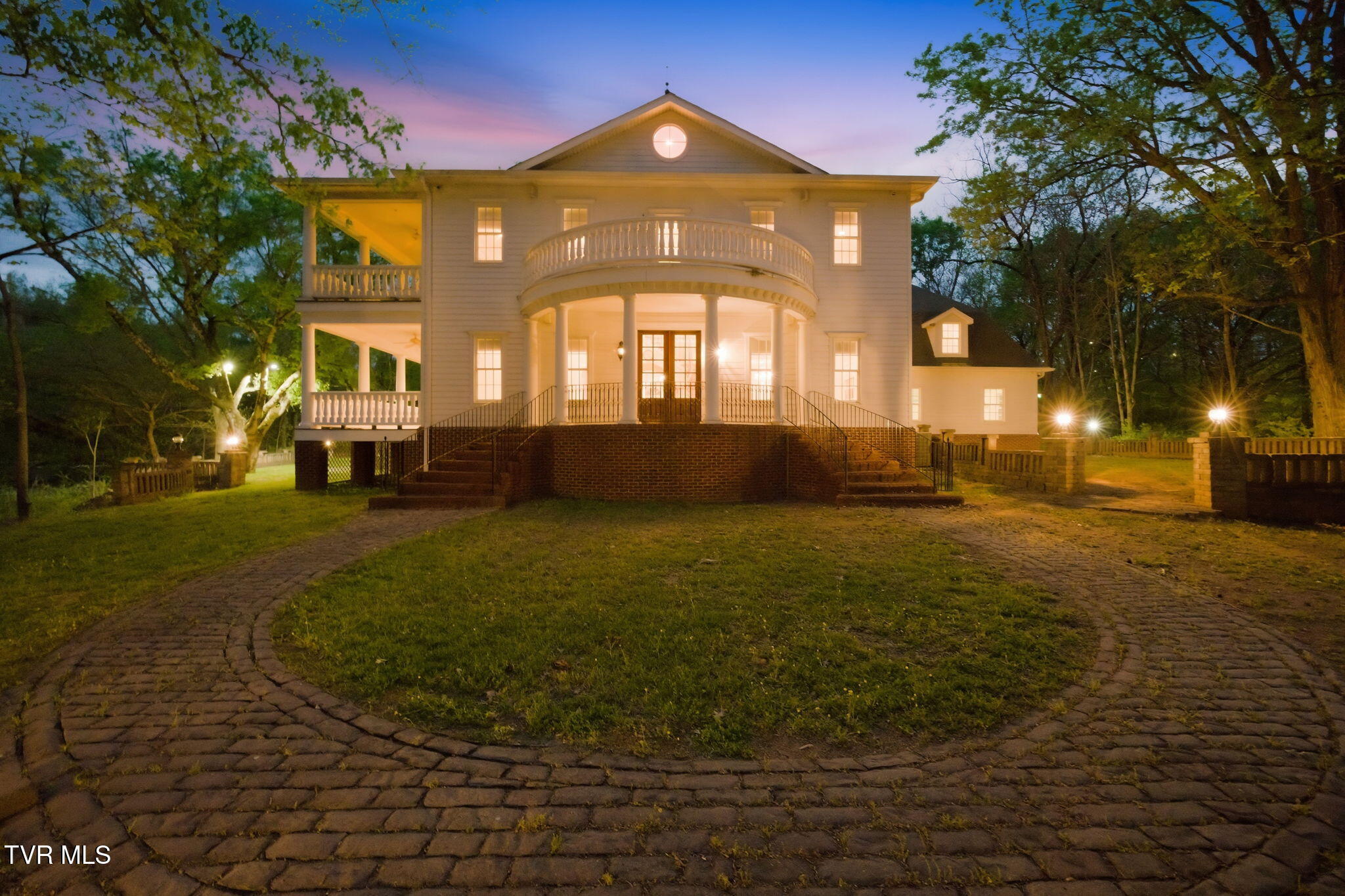 133 Knob Creek Dock Road