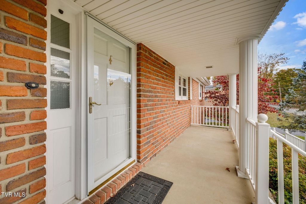 Photo of 2460 Wildwood Drive, Kingsport, TN 37660 (MLS # 9987786)