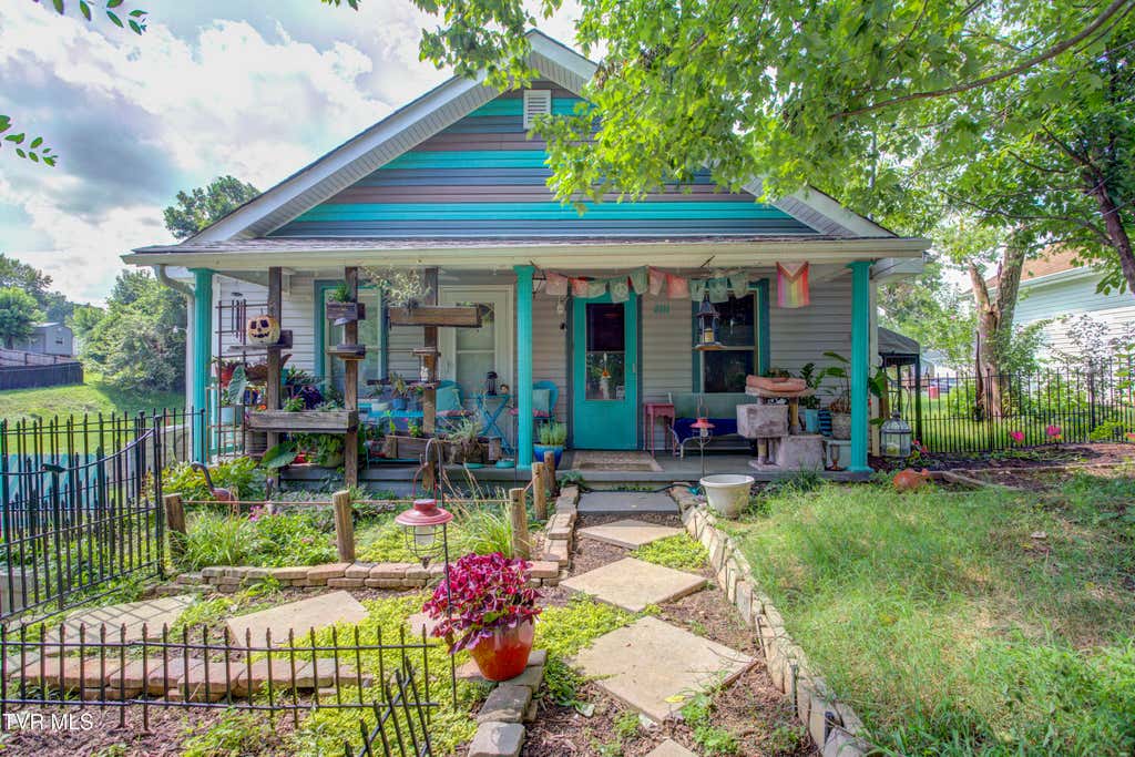 Photo of 2111 Watauga Avenue, Johnson City, TN 37601 (MLS # 9998875)