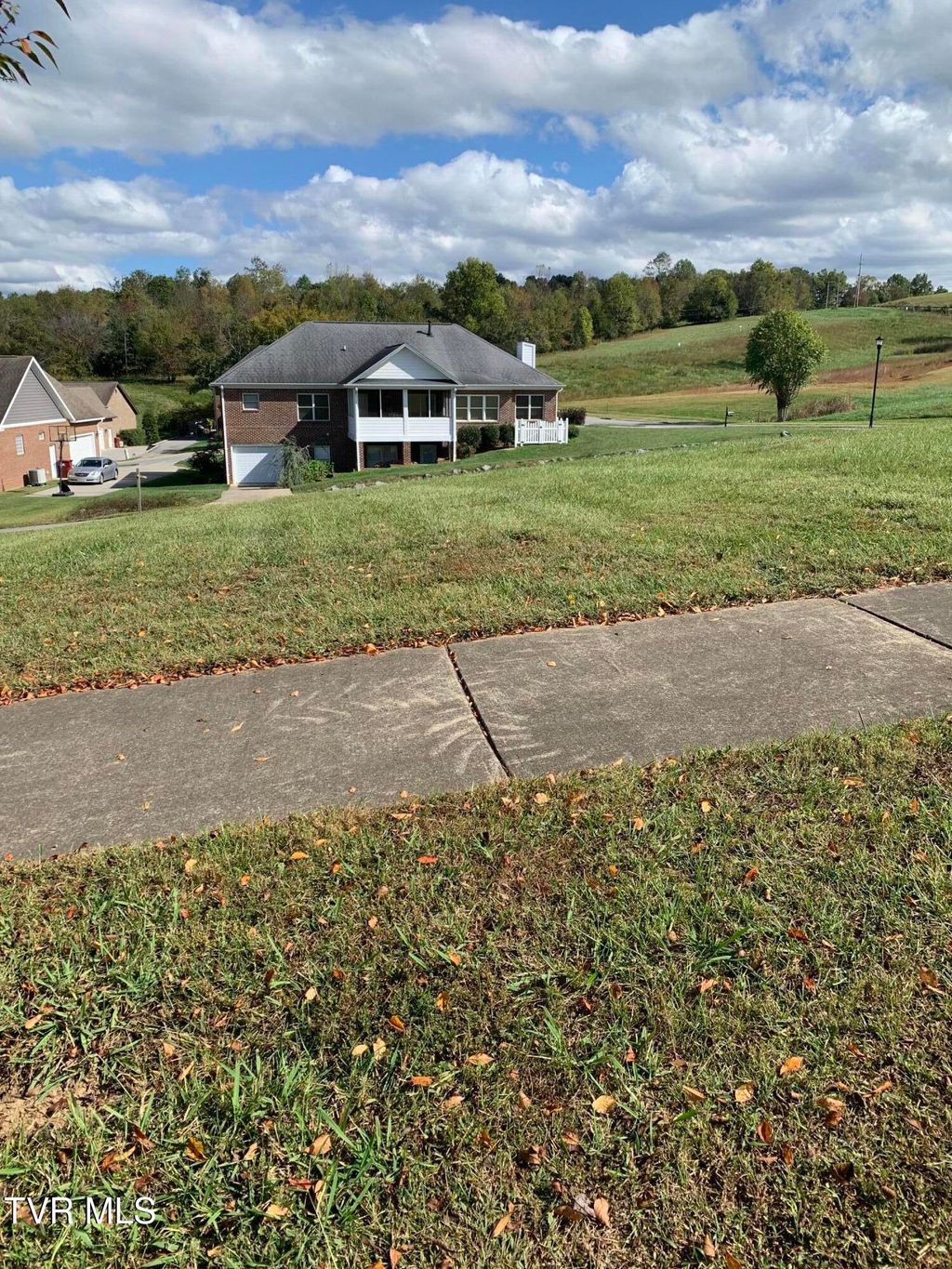 Photo of 302 Harbor Approach, Johnson City, TN 37601 (MLS # 9986895)