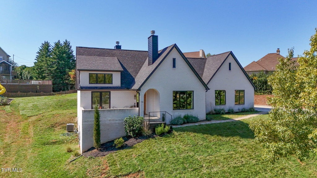 Photo of 10 Walnut Grove Court, Jonesborough, TN 37659 (MLS # 10002137)