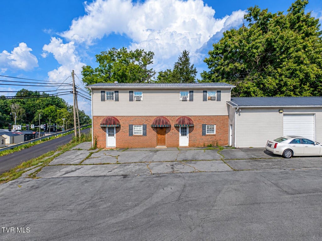 Photo of 960 Main Street #0, Abingdon, VA 24210 (MLS # 10001164)