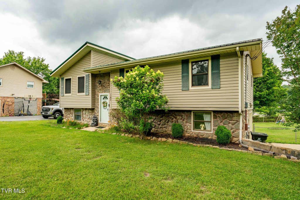 Photo of 147 Hillcrest Circle, Jonesborough, TN 37659 (MLS # 9997229)