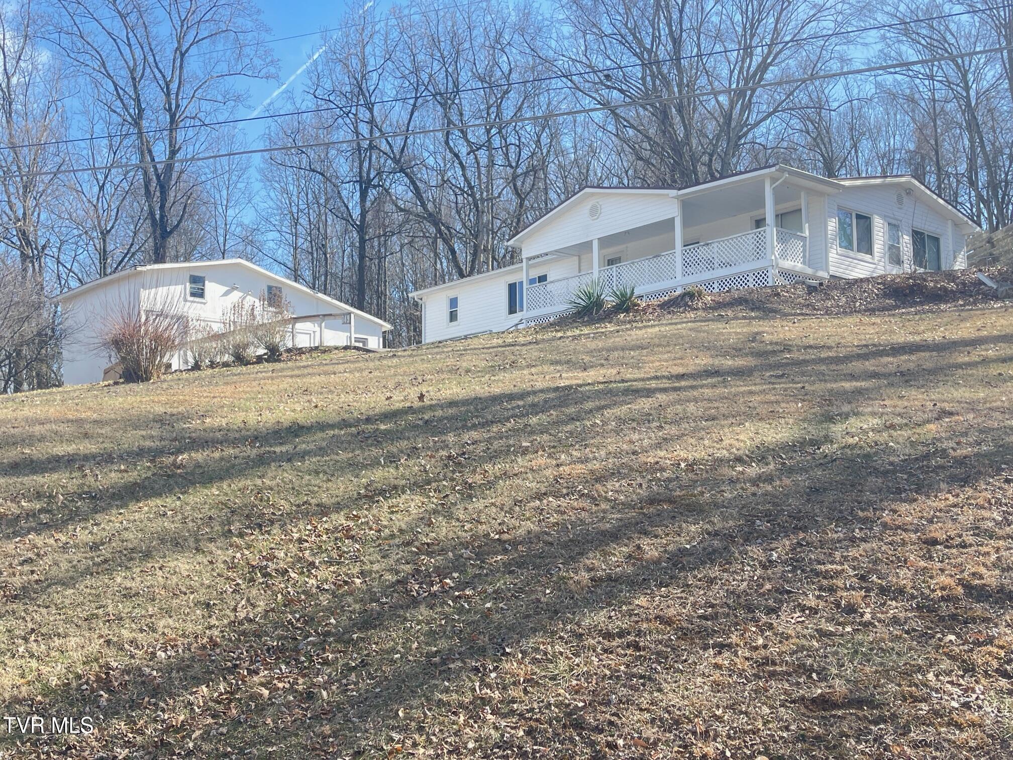 349 Baywood Drive, Piney Flats, Tennessee image 2
