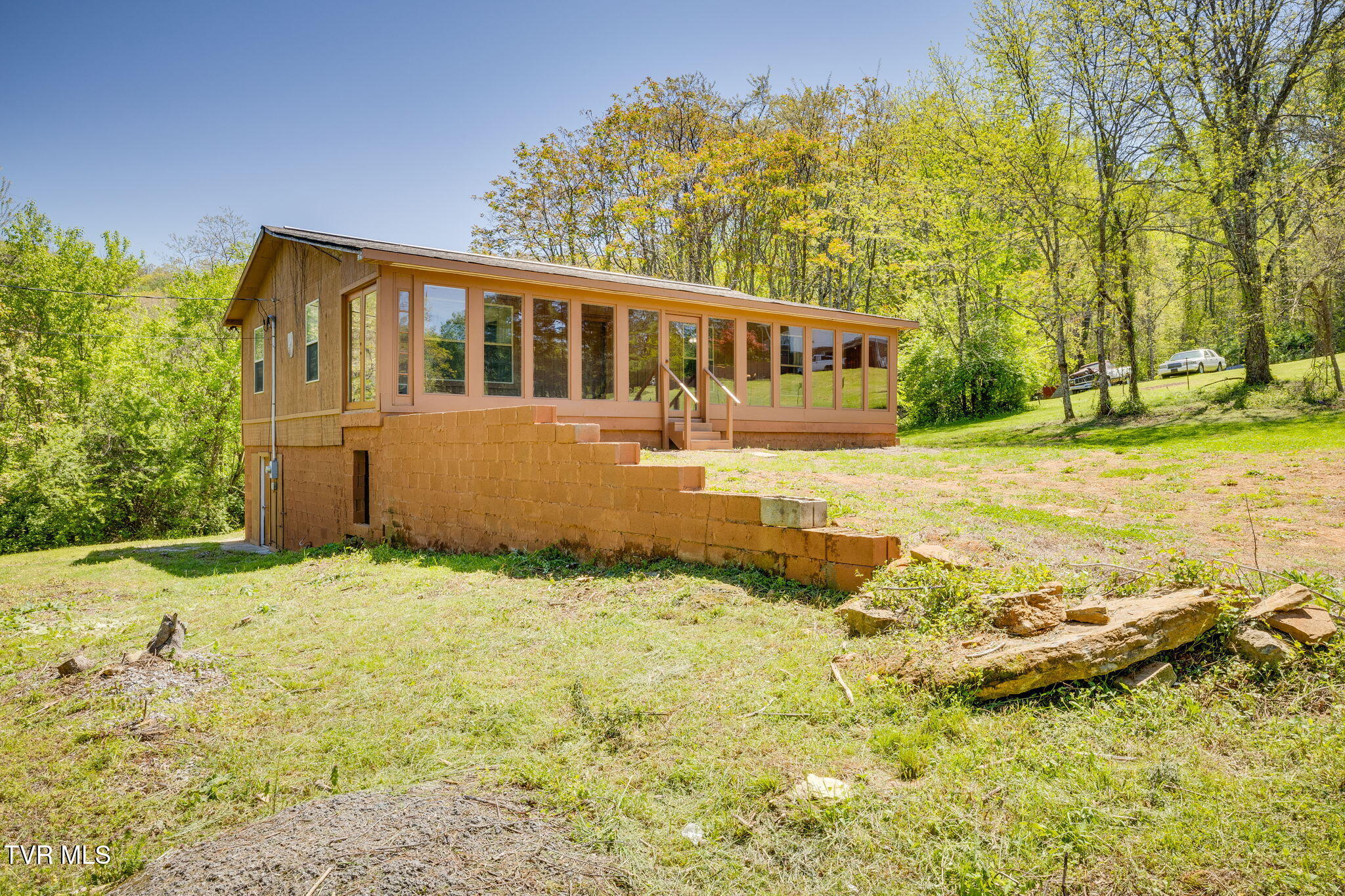 1736 Jellicorse Road, Morristown, Tennessee image 2