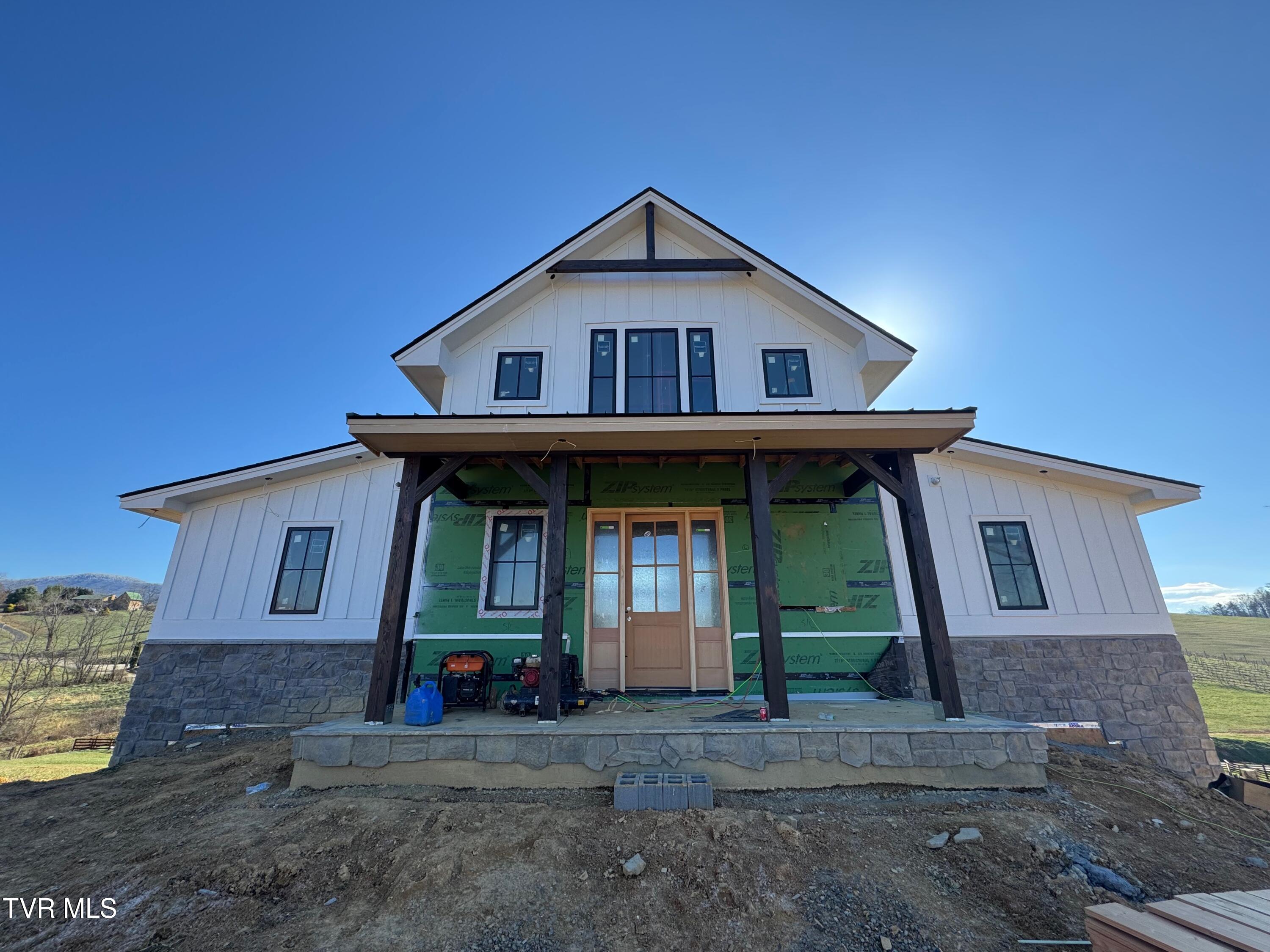 190 Farmhouse Village Trail, Butler, Tennessee image 2